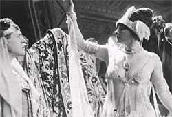 Betty Blythe as the Queen of Sheba